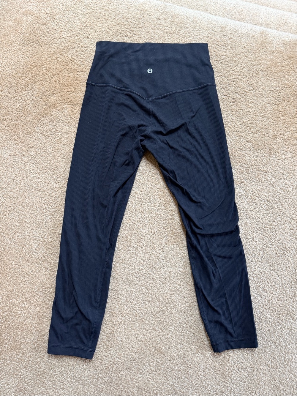 lululemon athletica Black Ribbed High-Rise Capri Leggings size 6